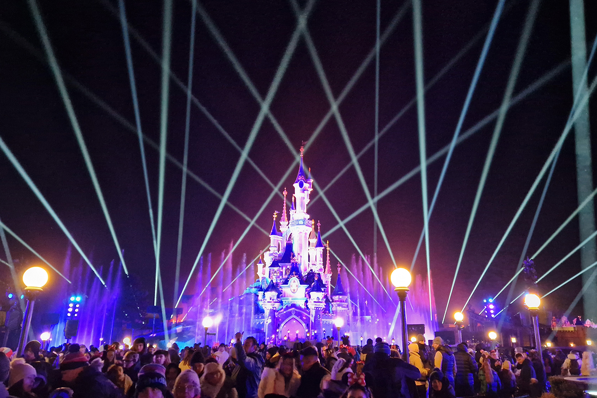 Disneyland Paris Tips and Tricks - Holiday Park Guide