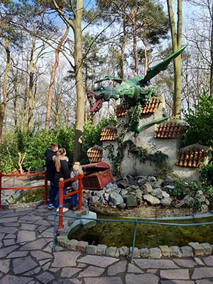 Children with the dragon in the Fairytale Forest in Efteling