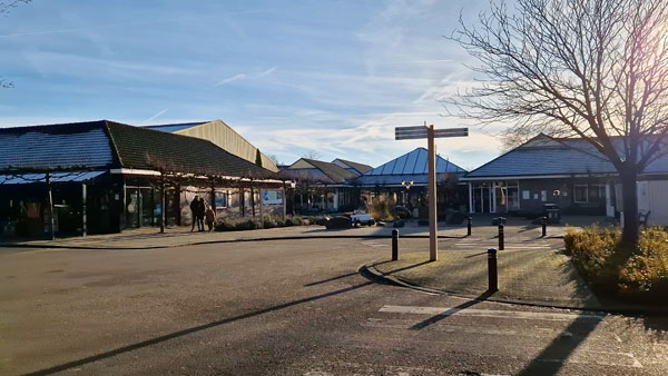 Landal Aelderholt's central building with reception and Parkshop