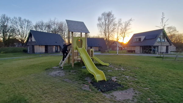Small playground between the new holiday homes at Landal Aelderholt