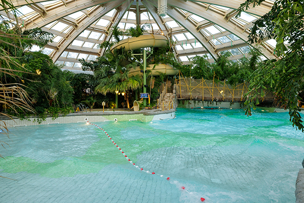The subtropical swimming pool of Center Parcs de Huttenheugte