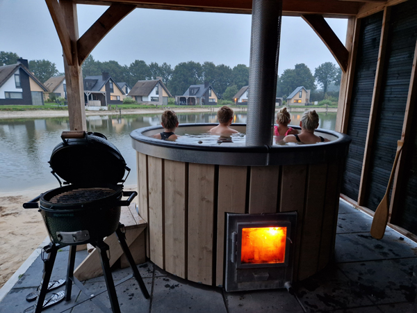 Holiday home with hot tub at the Luxury holiday park Landal Drentse Lagune