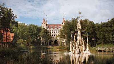 View over the lake on the Poorthuys at Efteling Bosrijk holiday park