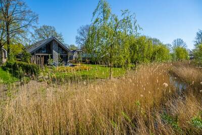 Detached holiday home in the green at holiday park EuroParcs Zuiderzee