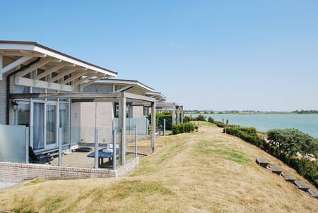 Detached holiday homes on the Beach Resort Makkum holiday park with a view over the IJsselmeer