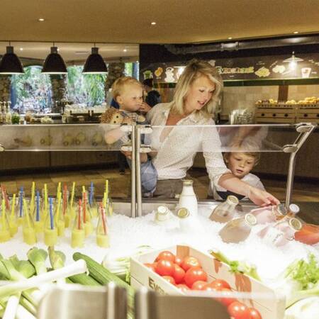 Enjoy an extensive All You Can Eat buffet in Evergreenz at Center Parcs Het Meerdal