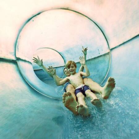 Have fun sliding on the slide in the Aqua Mundo of Center Parcs Het Meerdal