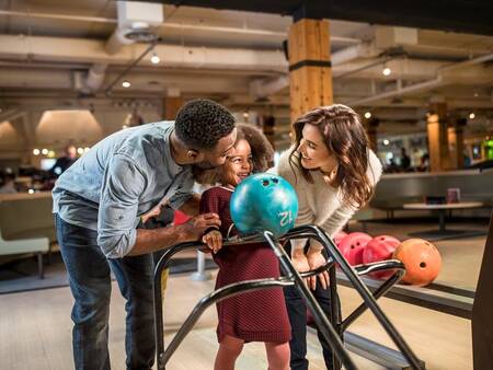 Bowling with the family on the bowling alley of Center Parcs Le Lac d'Ailette