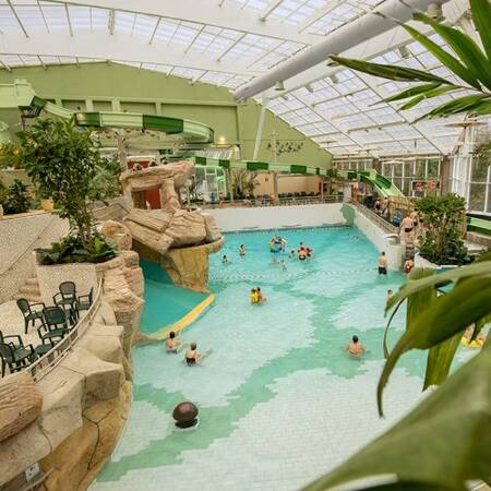 Overview of the wave pool and slide of the Aqua Mundo in Center Parcs Les Ardennes