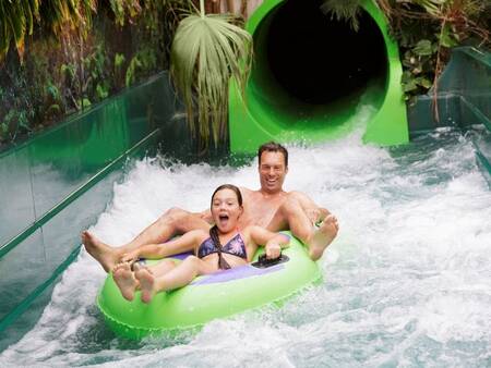 Center Parcs Les Hauts de Bruyères: slide with rubber band in swimming pool