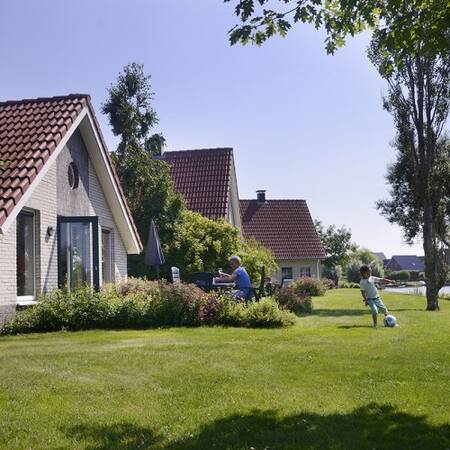 The holiday homes at Center Parcs Parc Sandur have a spacious garden