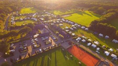 Aerial view of caravans at Recreatiepark De Boshoek and the woods of the Veluwe