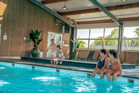 People in the indoor pool of holiday park EuroParcs Bad Hulckesteijn