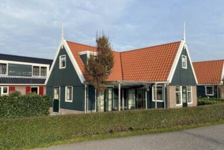 Detached holiday home on holiday park EuroParcs De Rijp