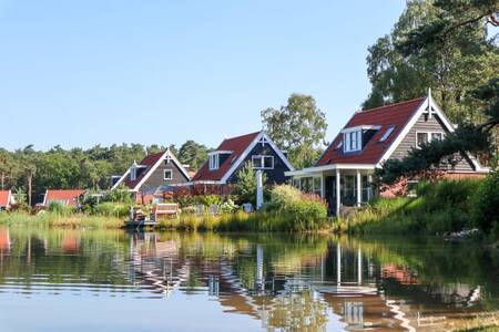 Beautiful detached beach villas on the water at holiday park Europarcs de Zanding