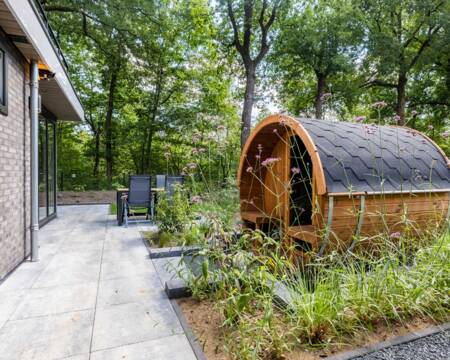 Holiday home with sauna in the garden at the holiday park De Rimboe and De Woeste Hoogte