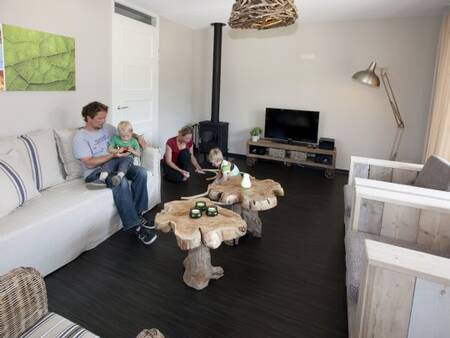 Living room of a holiday home at Landal Aelderholt holiday park