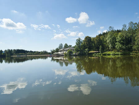 Near the holiday park Landal Hochwald is a reservoir