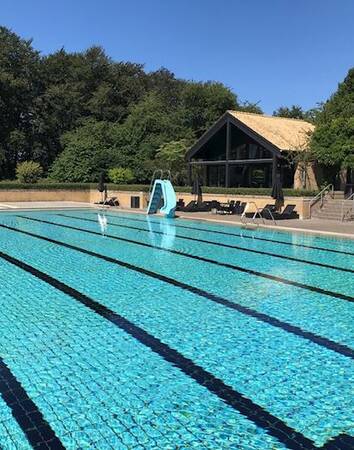 The outdoor pool of holiday park Landal Middelfart