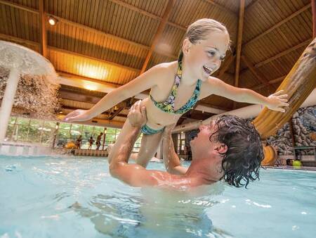 The indoor pool with water fountain of holiday park Landal Rabbit Hill