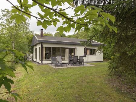 4-person bungalow 4L with terrace on holiday park Landal Wirfttal