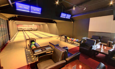 The bowling alley of holiday park Landgoed De IJsvogel