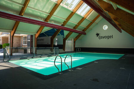 The indoor pool of holiday park Landgoed De IJsvogel