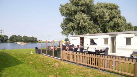 Chalet on the Brielse lake at holiday park Molecaten Park Kruininger Gors