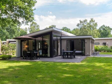 Holiday home with garden furniture on the terrace at the Park Berkenrhode holiday park