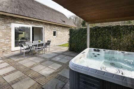 A Wellness Plus 6 holiday home with bubble bath at Roompot Buitenplaats De Marke van Ruinen