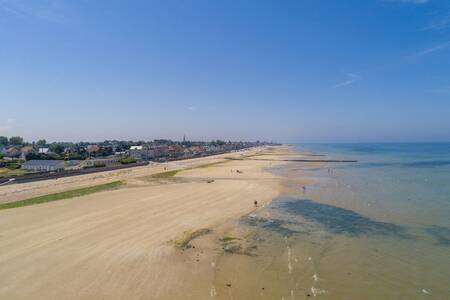 The beach near the Roompot Côte de Nacre holiday park