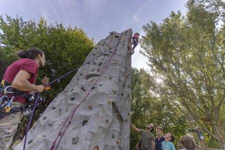 A climbing wall at the Roompot Côte de Nacre holiday park