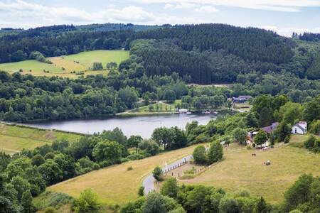 Roompot Eifelpark Kronenburger See is located in the beautiful Eifel landscape