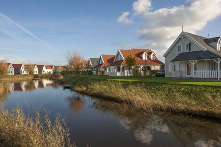 Holiday homes on the water at Roompot Holiday Park Aquadelta