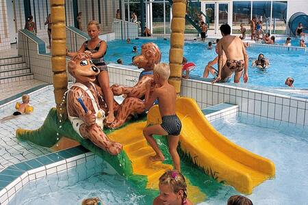 The paddling pool in the indoor pool of Roompot Holiday Park Callassande