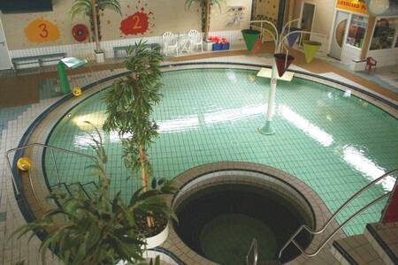 The indoor pool of Roompot Holiday Park Emslandermeer