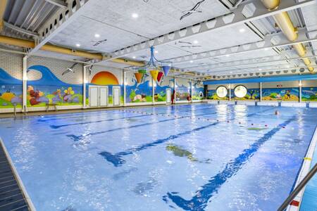 Large indoor pool of Roompot Holiday Park Hunzedal