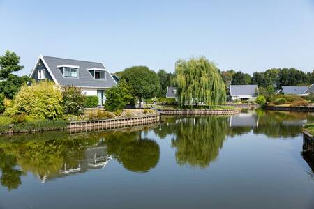 Detached holiday homes on the water at the Roompot Hunzepark holiday park