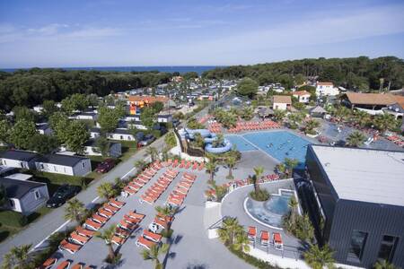 Aerial view of the swimming pool of holiday park Roompot Le Littoral