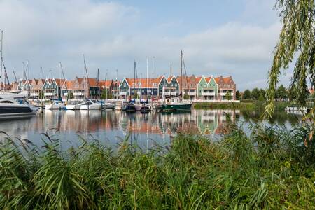 Holiday park Roompot Marinapark Volendam has a marina