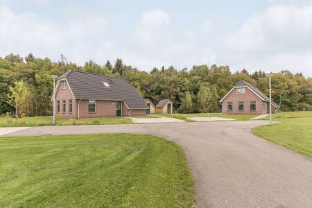 Detached holiday homes on the small-scale holiday park Roompot Villaparc Schoonhovenseland