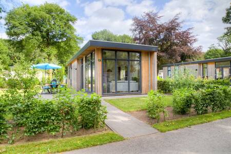 A detached lodge at the Topparken Recreatiepark 't Gelloo