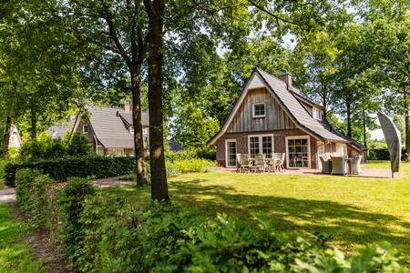 Holiday villa with spacious garden at holiday park Villapark Hof van Salland