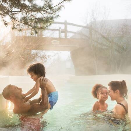 Enjoy the outdoor pool of the Aqua Mundo in Center Parcs Le Lac d'Ailette