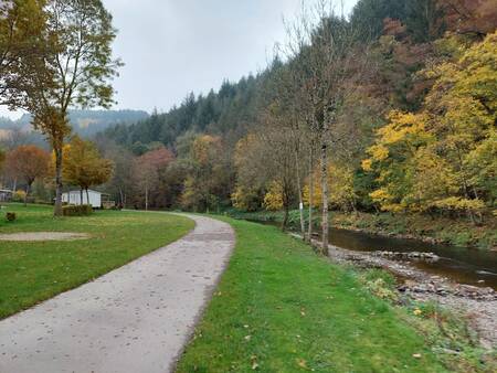 The river Our is right next to holiday park EuroParcs Kohnenhof