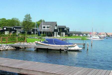 Holiday homes with their own jetty at the Landal Waterpark Oan'e Poel holiday park